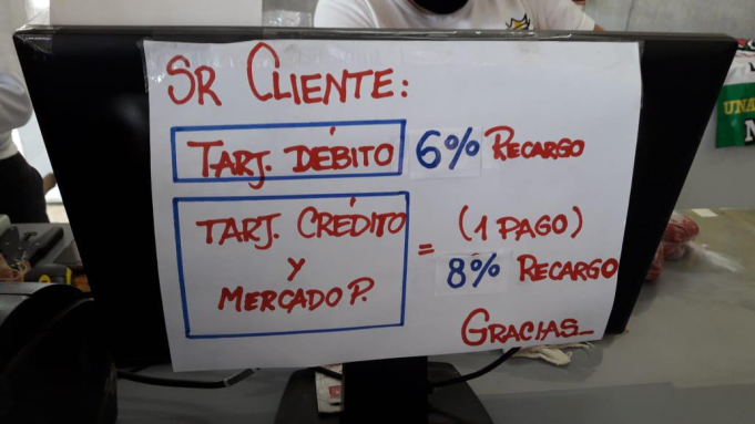 ¿Puede un comercio cobrar extra si pagas con QR o transferencia? ¿Que dice la ley? Escuchá la nota con el Dr. Jorge Arce.