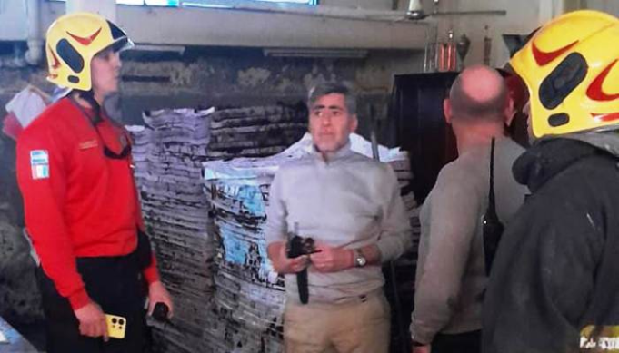 El Incendio en el edificio del Boletín Oficial sólo afectó parte de un depósito de resmas de papel en blanco.
