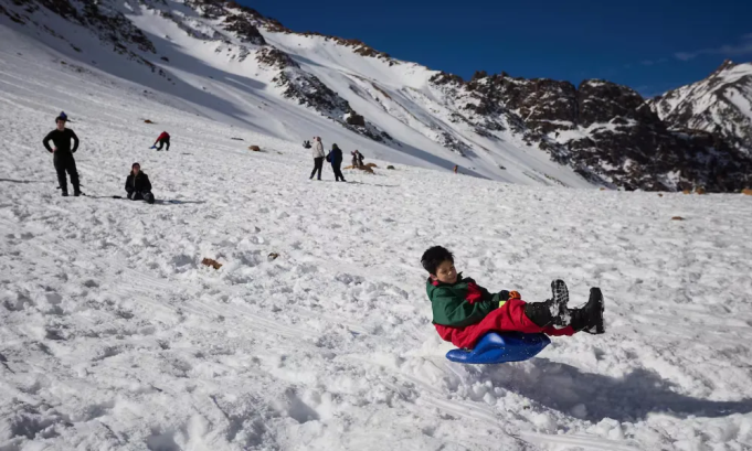 Vacaciones de invierno 2025: impacto económico de $ 1,5 billones (US$ 1.163 millones) superó expectativas previas.