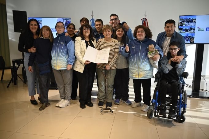 Reconocimiento legislativo al proyecto “Plantas y Plantitas Especiales para Vecinos Especiales”.