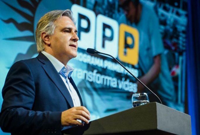 Llaryora lanzó una nueva edición del PPP: 15.000 jóvenes tendrán su primera experiencia laboral.