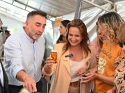 Myrian Prunotto visitó la Expo Apícola de Media Naranja.