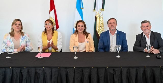 Prunotto presidió la presentación del Informe de Desarrollo Territorial del Arco del Noroeste.