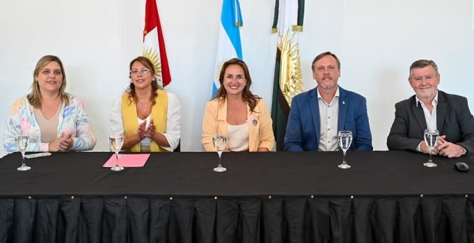 Prunotto presidió la presentación del Informe de Desarrollo Territorial del Arco del Noroeste.