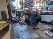 Accidente en el centro de Córdoba: un auto de la app DiDi atropelló a varias personas.