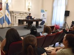 Se realizó un taller para potenciar la producción textil asociativa en la Legislatura Histórica.