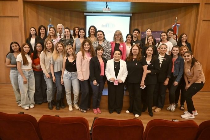 Legislatura: Fue sede de las Jornadas de Rehabilitación y Fisioterapia Oncológica en cáncer de mama.