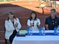 La Legislatura reconoció al extenista Daniel Orsanic durante su visita a Córdoba.
