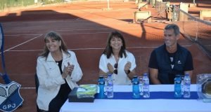 La Legislatura reconoció al extenista Daniel Orsanic durante su visita a Córdoba.