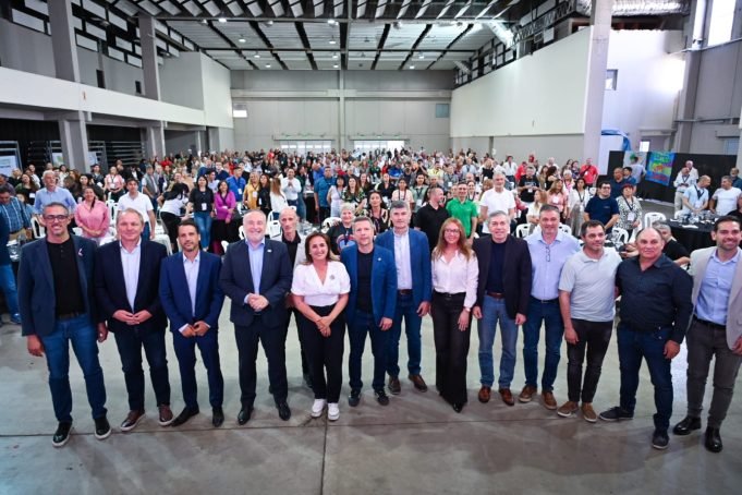 Prunotto: “El entramado social que construyen los centros vecinales es la base del federalismo en la Región Centro”