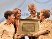 Prunotto encabezó la entrega de los Premios al Comercio de Córdoba “Manuel Belgrano”