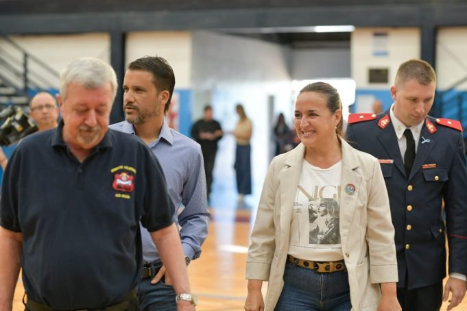 Myrian Prunotto presidió la apertura de la Copa Bomberil en Alta Gracia.