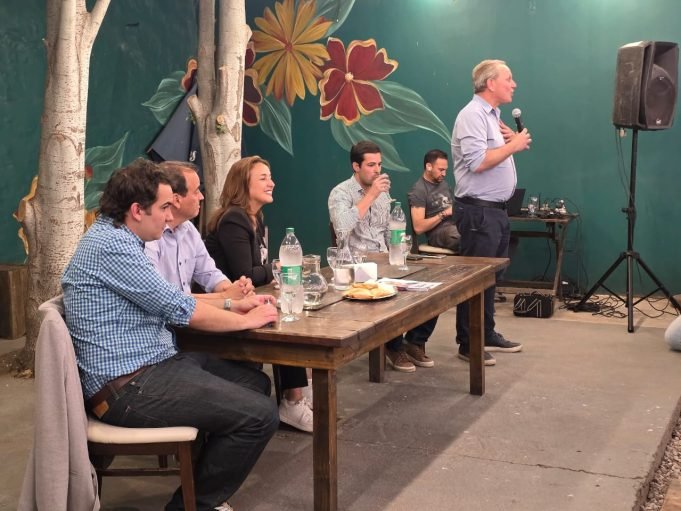 Prunotto reunió a radicales de Río Cuarto con la bandera de Provincias Unidas.