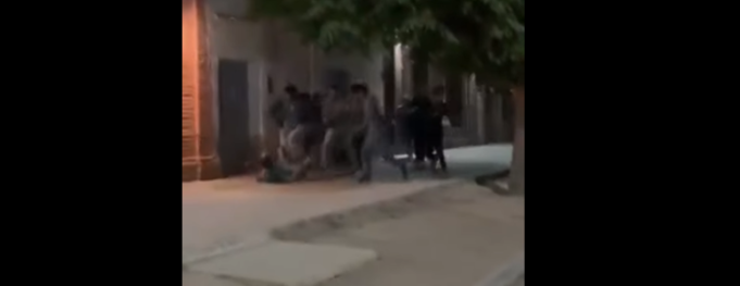 Brutal agresión grupal a un joven en Sebastián Elcano.