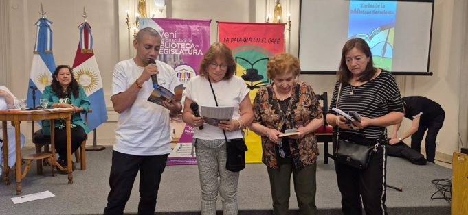 Se realizó el 5° encuentro de “Los Cafés Literarios”, en la Antigua Legislatura.