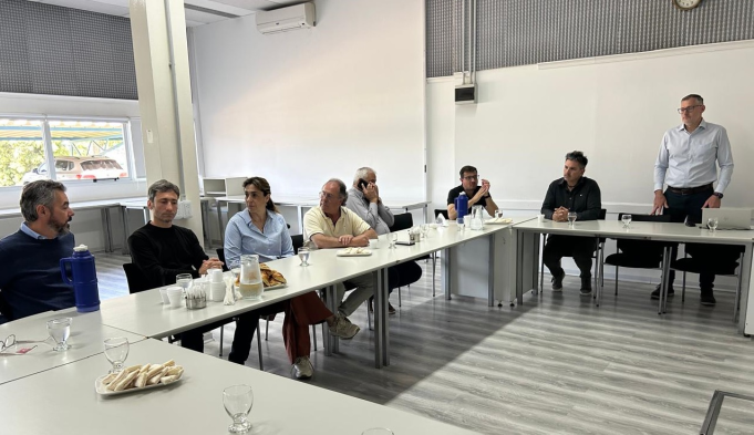 La Comisión de Industria y Minería visitó una planta industrial en Luque.