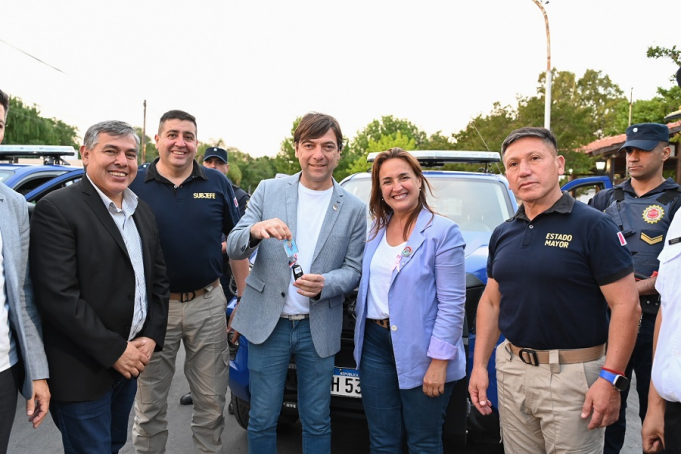 Prunotto presidió la entrega de móviles policiales en San Carlos Minas.