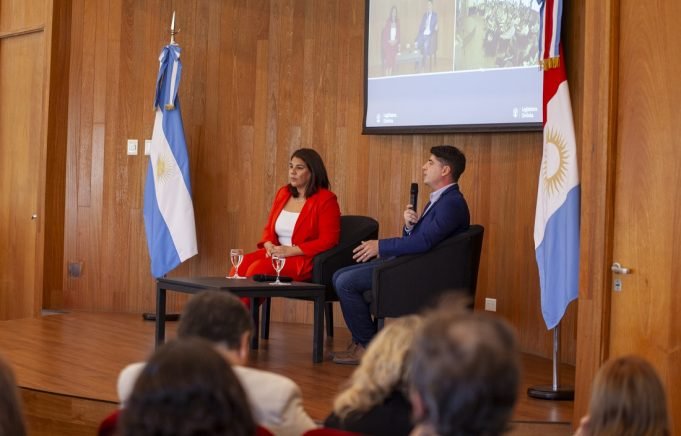 Por primera vez en una Legislatura provincial: se realiza la Cumbre Parlamentaria Regional sobre IA y ciberseguridad.
