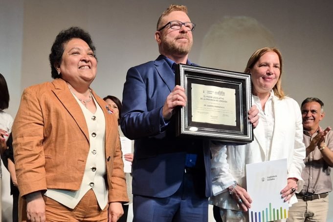 La Legislatura reconoció al investigador cordobés Gabriel Rabinovich