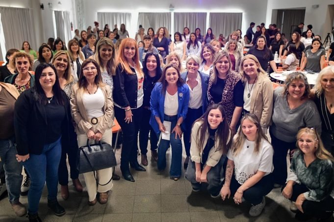 Prunotto en Pilar: “Merecemos un lugar de igualdad en la política”.