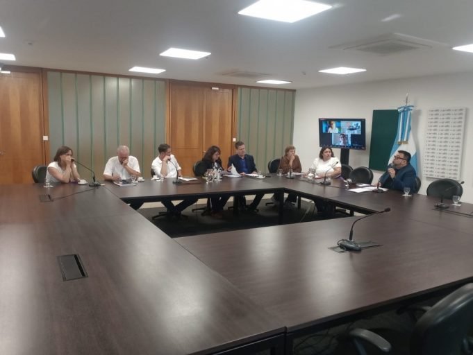 Legisladores analizan una iniciativa para sumar contenidos de educación vial en ámbitos escolares.