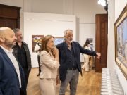 Legislatura Histórica: a sala llena, inauguraron una muestra de pinturas de Mario Sanzano.