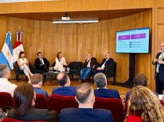 Presupuesto histórico: Prunotto celebró la visita del ministro de economía mediante X.
