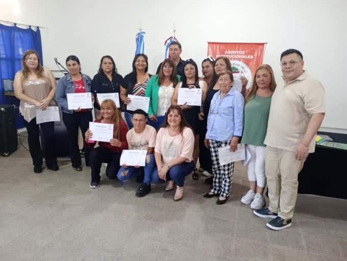 Asumieron las nuevas autoridades del Centro Vecinal de Barrio La Pileta.