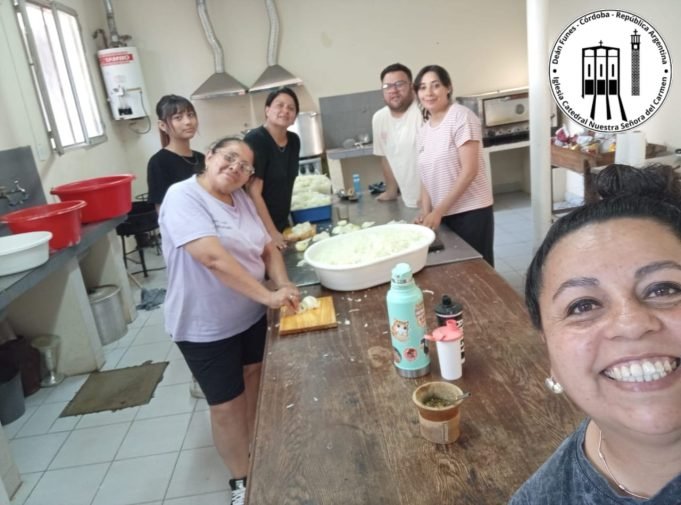 Cena solidaria de Navidad: encuentro, celebración y donaciones para merenderos.