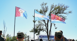 Myrian Prunotto encabezó la presentación de la nueva bandera de Jesús María