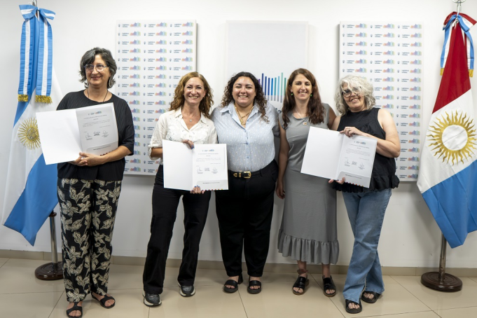 La Legislatura reconoció a las artistas Adriana Mufarrege y Beatriz Laborde.