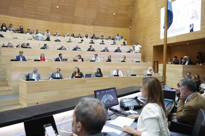 Es ley el 82% para más de 60 mil jubilados de la provincia