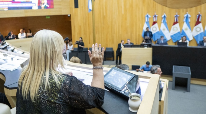 Espacios públicos deberán exhibir el paso a paso de la maniobra de Heimlich.