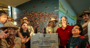 Llaryora encabezó la inauguración del Centro de Interpretación del Paisaje de la región de Ansenuza