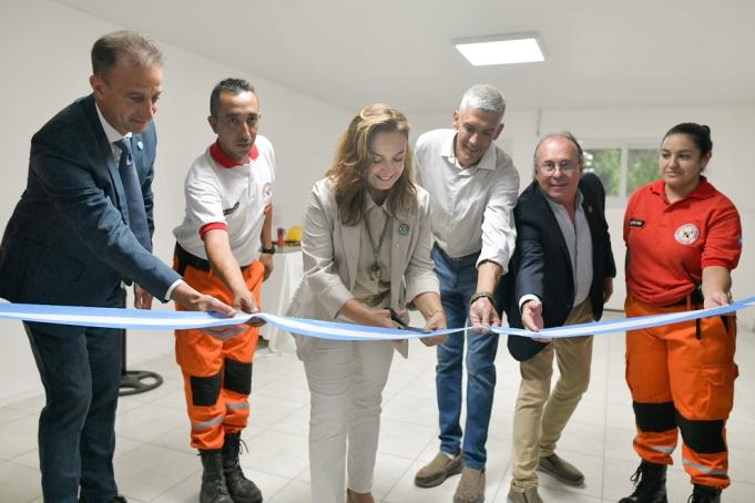 Myrian Prunotto encabezó la inauguración de una nueva sala de capacitación para Bomberos Voluntarios en Oliva