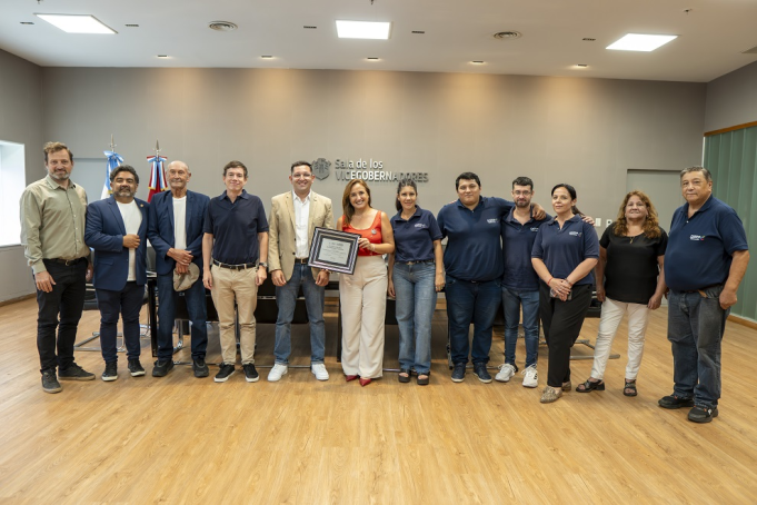 La Legislatura reconoció a la emisora radial Cadena Calamuchita por el 9º aniversario.