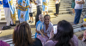 La Legislatura vivió una noche de fuertes emociones durante una actividad para concientizar sobre el cáncer infantil