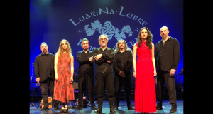 El Córdoba Bureau celebra su 19° aniversario con el concierto de Luar Na Lubre en el Teatro Real.