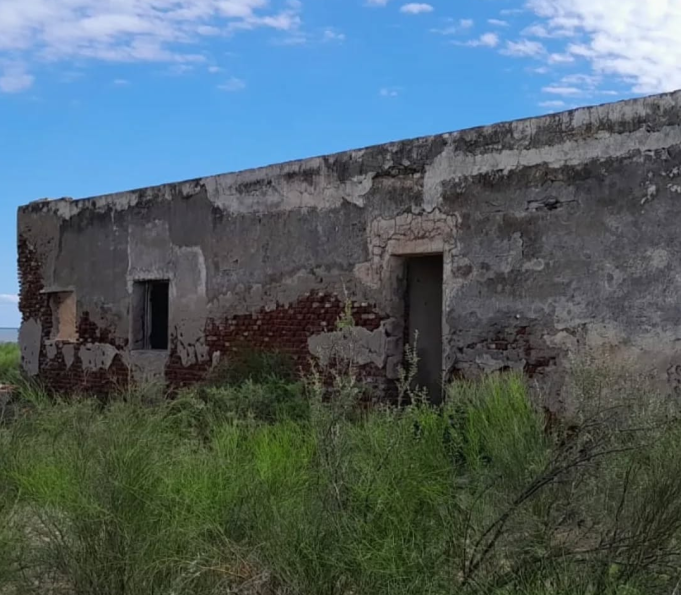 Lucio V. Mansilla: Dos personas resultaron heridas tras el derrumbe de una vivienda.