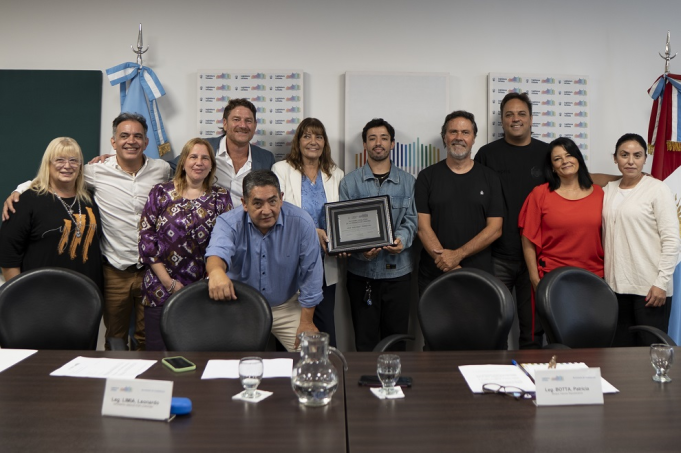 La Legislatura distinguió a “Maligno” Torres y recibió a la Federación Argentina de Periodistas Deportivos.