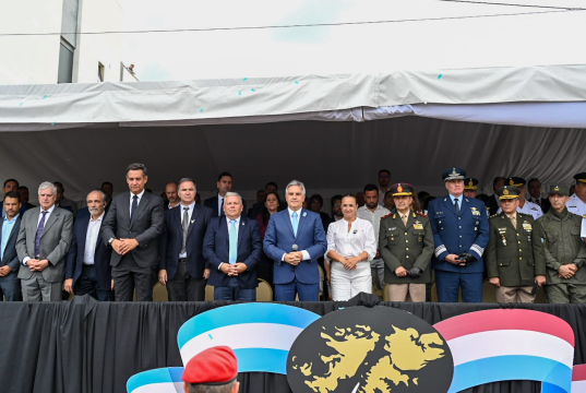 Llaryora, Prunotto y Benedetti homenajearon a los veteranos y caídos en Malvinas