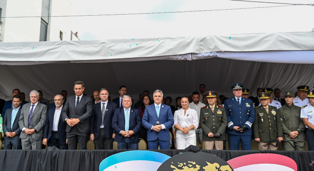 Llaryora, Prunotto y Benedetti homenajearon a los veteranos y caídos en Malvinas