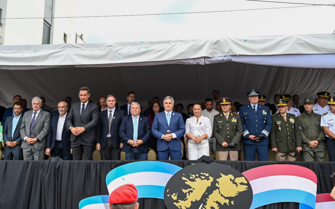 Llaryora, Prunotto y Benedetti homenajearon a los veteranos y caídos en Malvinas