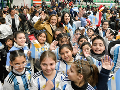 Prunotto y Passerini acompañaron a más de 400 estudiantes en la Promesa de Lealtad a la Bandera
