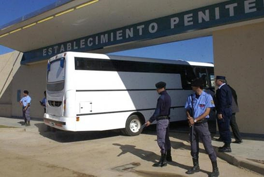 Por su seguridad: Trasladaron a Claudio Barrelier y Osvaldo Fasseta de Bouwer a la cárcel de Cruz del Eje.