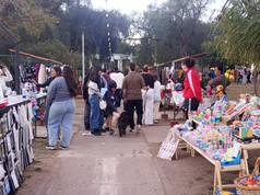 Una tarde espectacular para el Paseo de Artesanos y Emprendedores en Deán Funes